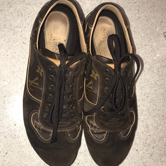 Louis Vuitton Sneakers - Picture 1 of 3